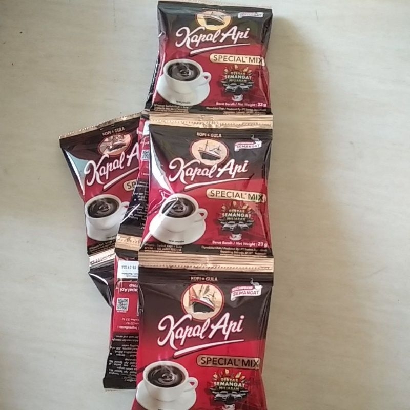 

aneka kopi goodday, kapal api, susu