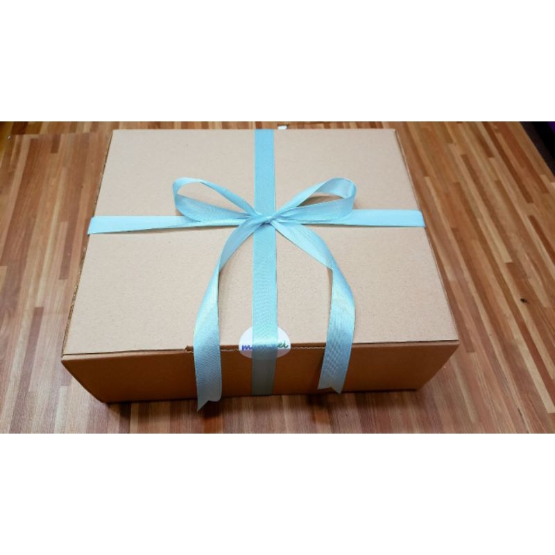 

KOTAK HAMPERS | GIFT BOX CEWEK | HADIAH IBU | HADIAH BAJU | HADIAH ULTAH