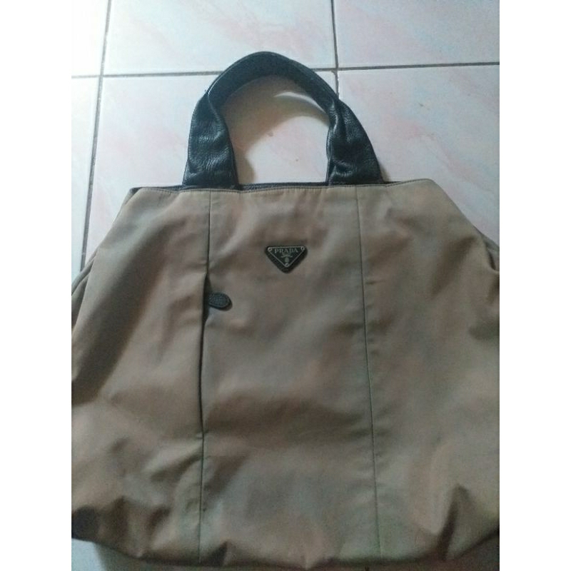 Tas Prada