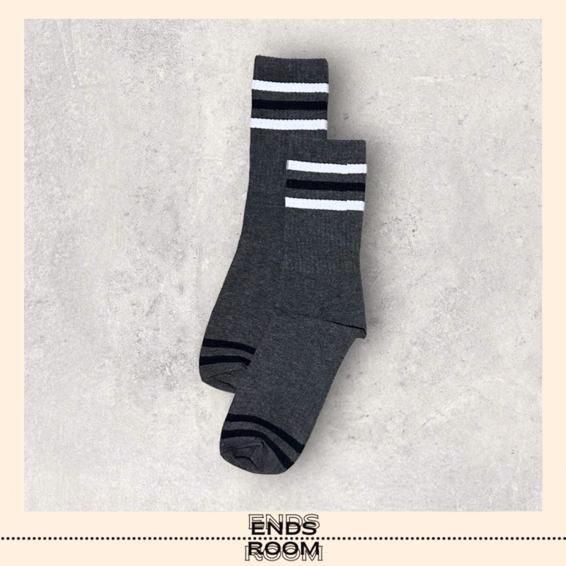 KAOS KAKI PANJANG MOTIF GARIS 3 ABU-ABU