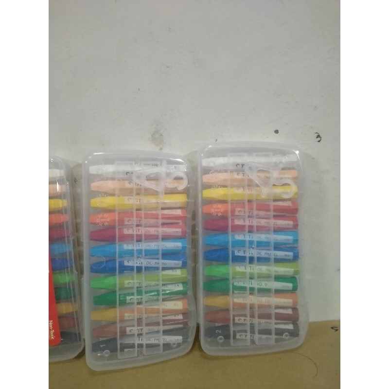 

TITI krayon warna warni 12warna