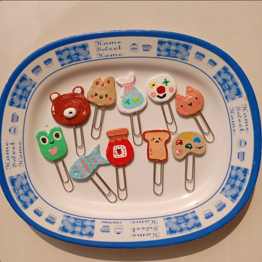 

CLAY PAPER CLIPS