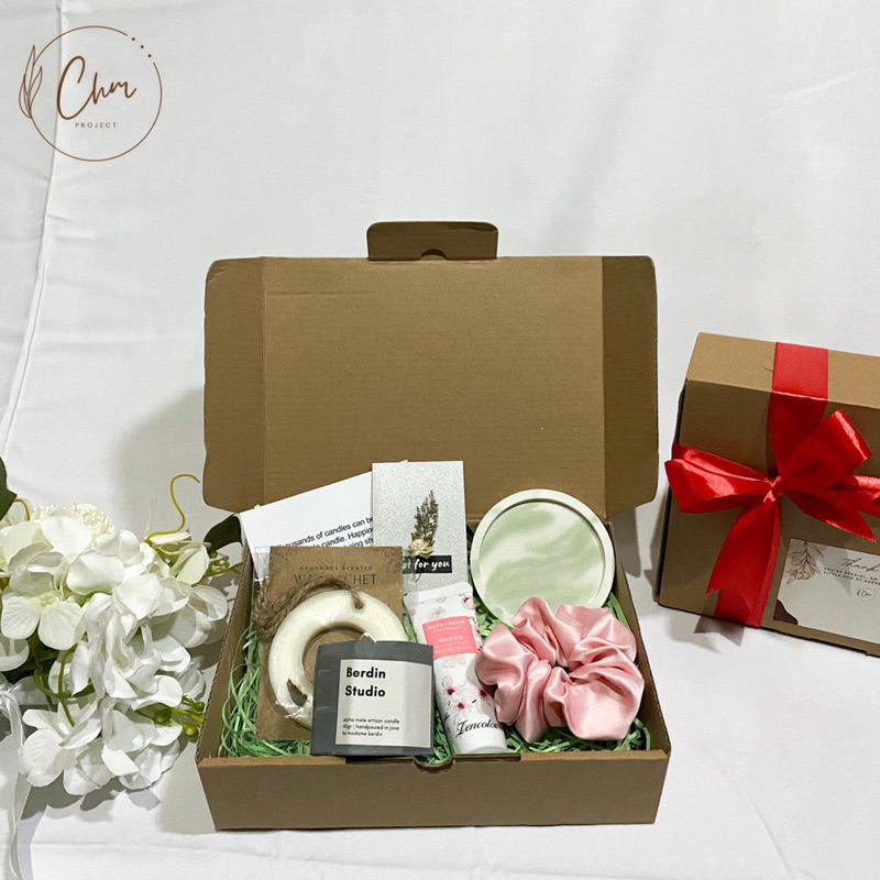 

Hampers Gift Box Evanthe