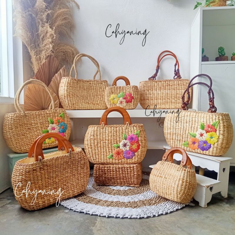 9. READY PRILLY BAG. Tas Enceng Gondok Sulam dan Polos /Tas Anyaman / Tas Jogja / Tas Piknik