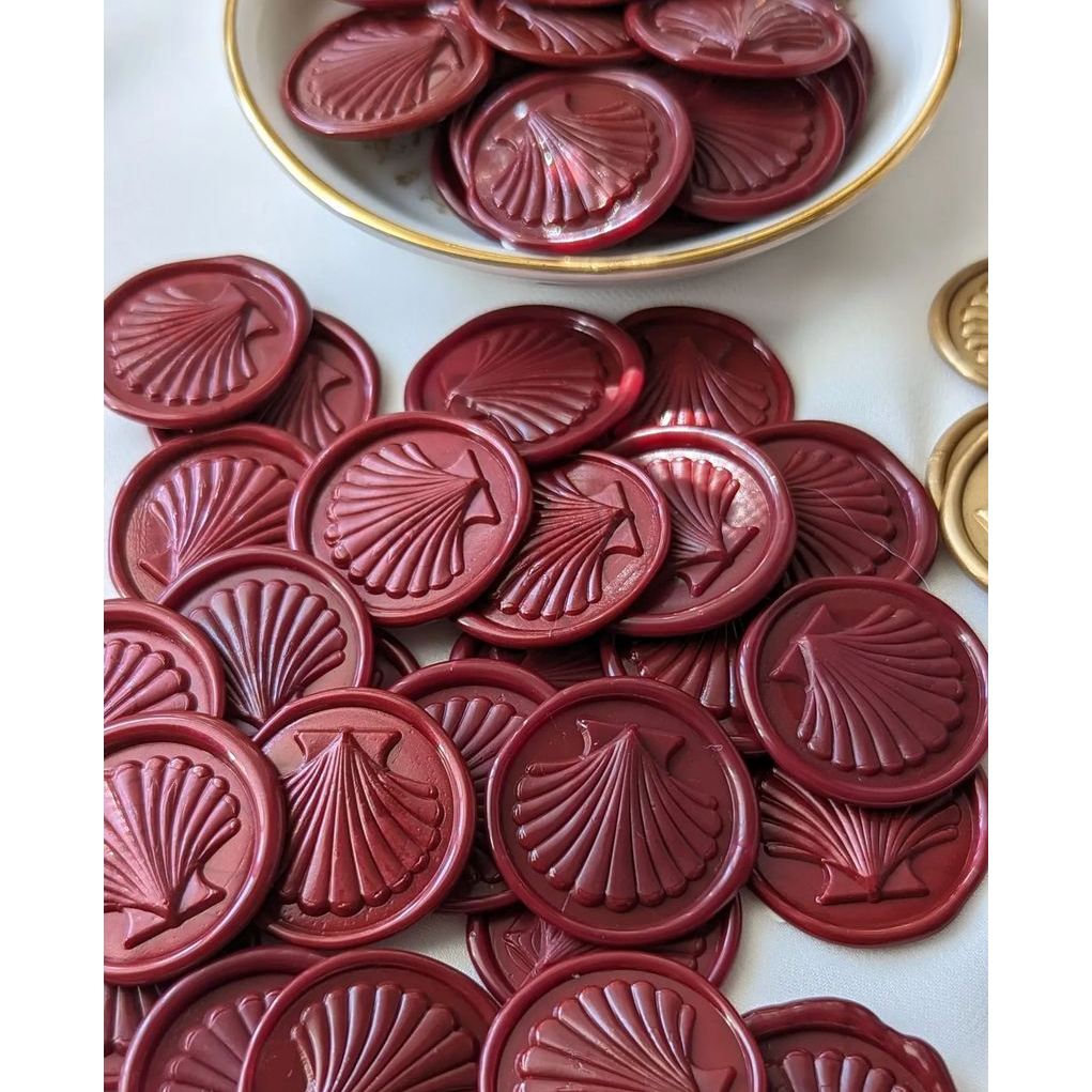 

(ASC) Shella (Dark Cherry) - 1 Pcs Wax Seal Coin Instan Siap Pakai / Segel undangan wax seal DIY / Hampers / Souvenir / Hadiah / Hiasan / art & Craft / candle wax seal coin langsung tempel sudah include double tape