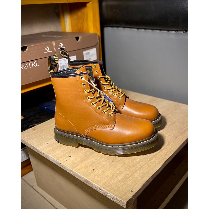 Size 41. Dr martens 1460 Wintergrip tan ( docmart dr. martens 1460 1461 101 939 saxon chelsea wingtip brogue adrian tassel leroy jadon black red cherry smooth nappa grizzly vegan 3 6 8 hole pria wanita mens women second original second