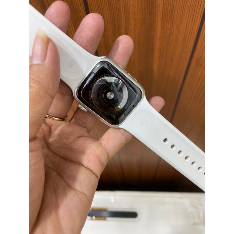 apple watch series 5 40mm