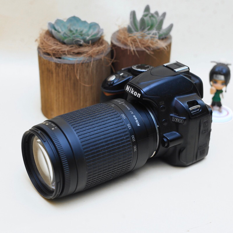 Nikon D3100 Lensa AF Nikkor 70-300mm F3.5 Kamera DSLR Vignet