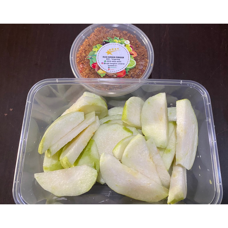

Jambu kristal + bumbu rujak