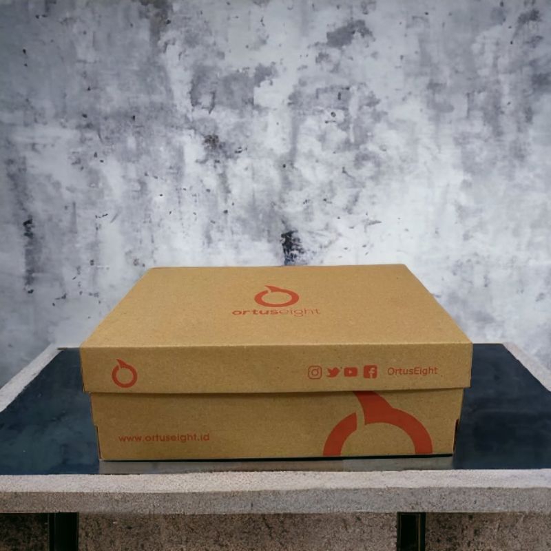 BOX/DUS SEPATU SPECS TERMURAH