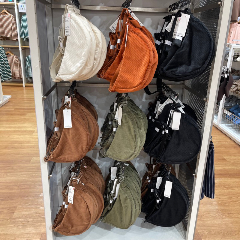Uniqlo Nilon slingbag / tas uniqlo parasut tas corduroy