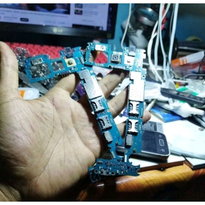 Mesin Samsung J710F Ada pola