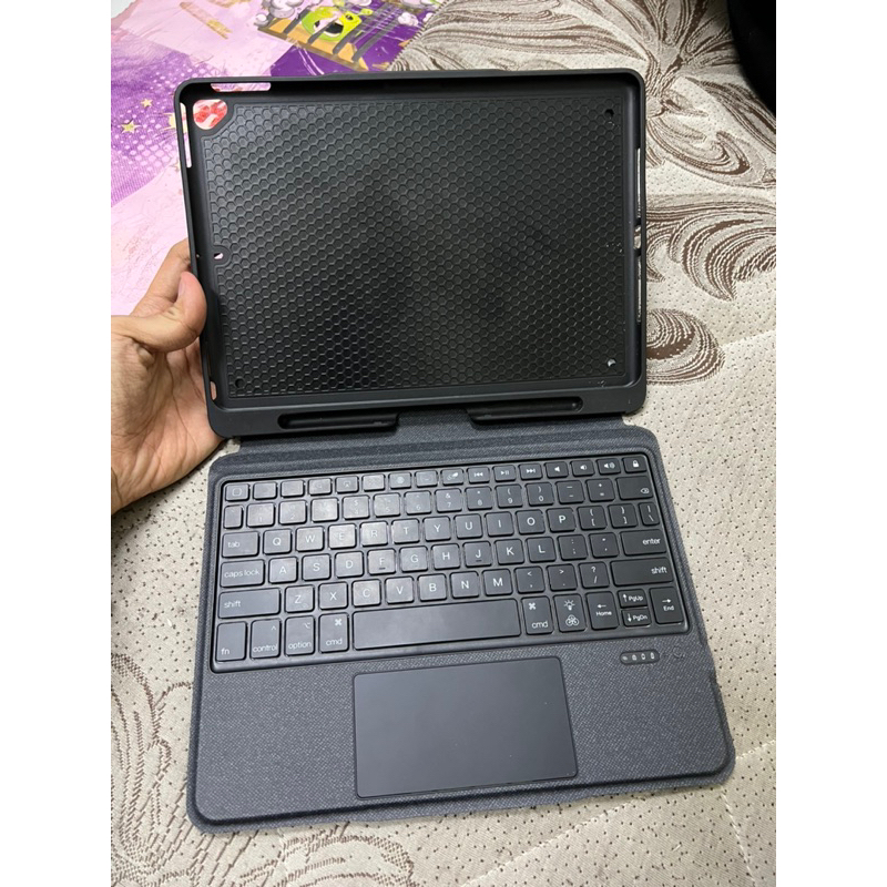 KEYBOARD CASE IPAD 7/8/9 BEKAS MULUS NORMAL