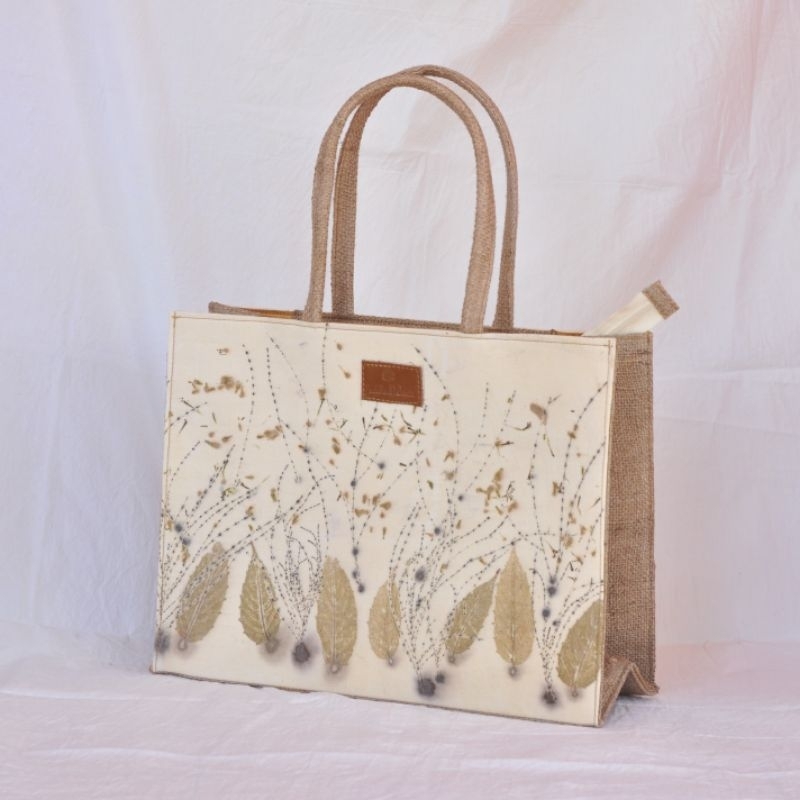 Tas wanita totebag goni Batik ecoprint pewarna alam motif daun