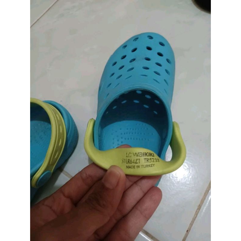 Sandal anak unisex LC WAIKIKI PRELOVED