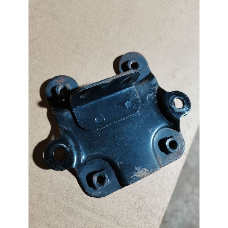 BRAKET BRENGKET DUDUKAN SPAKBOR DEPAN YAMAHA YT115 ORIGINAL DUDUKAN SLEBOR DEPAN YT