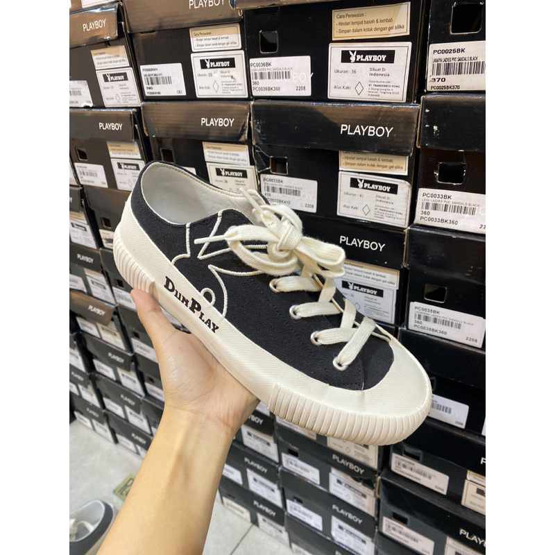 SEPATU SNEAKERS WANITA BRAND PLAYBOY ORIGINAL STORE TAG 1.399.000