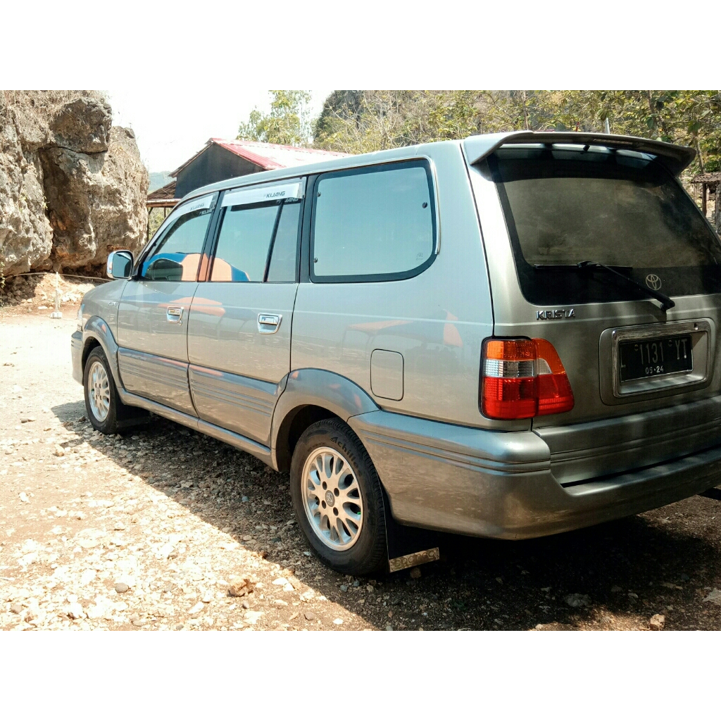 SPOILER TOPI BELAKANG MOBIL KIJANG KAPSUL WARNA BODY SUDAH TERMASUK LAMPU SPOILER - SPOILER MOBIL KI