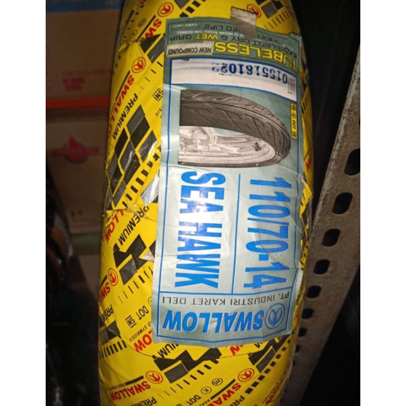 BAN LUAR MOTOR MERK SWALLOW UKURAN 110/70-14 SEA HAWK TUBELESS RING 14