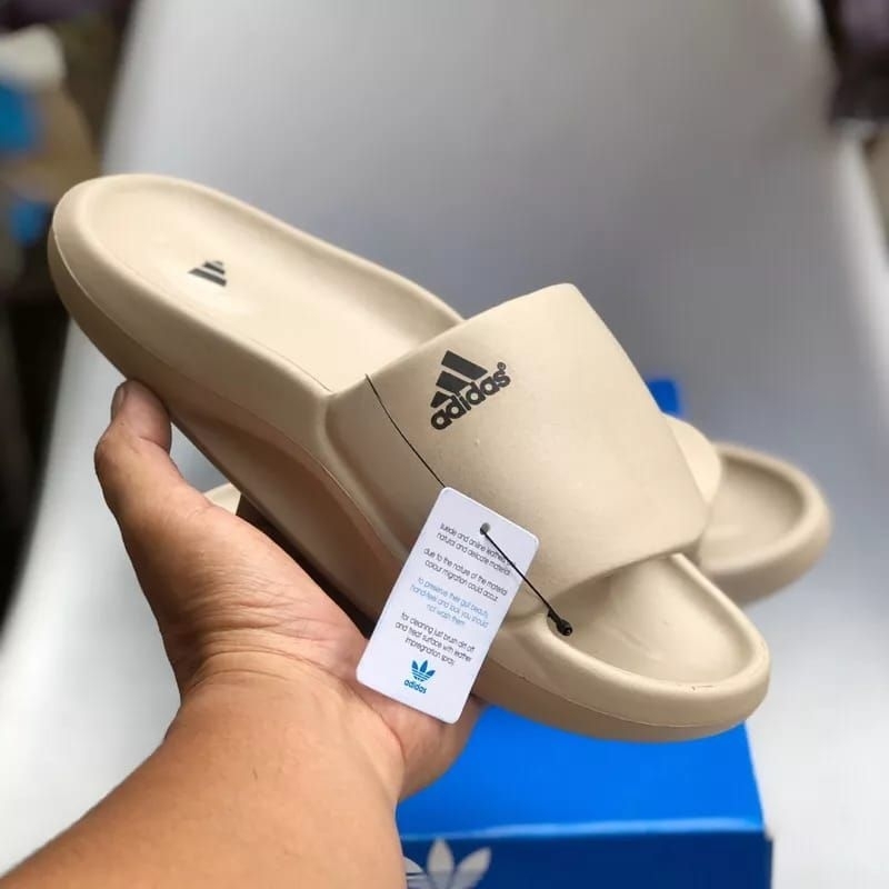 SANDAL SLIDE SLOP ADIDAS EVA YEEZY KANYE WEST / SANDAL SELOP CASUAL ADIDAS EVA YEEZY / SANDAL SELOP 