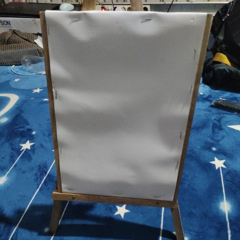 

Stand Canvas Lukis