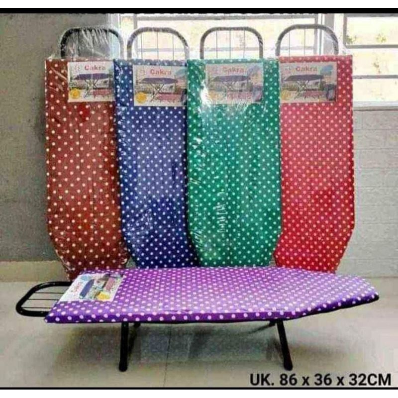 meja setrika duduk polkadot