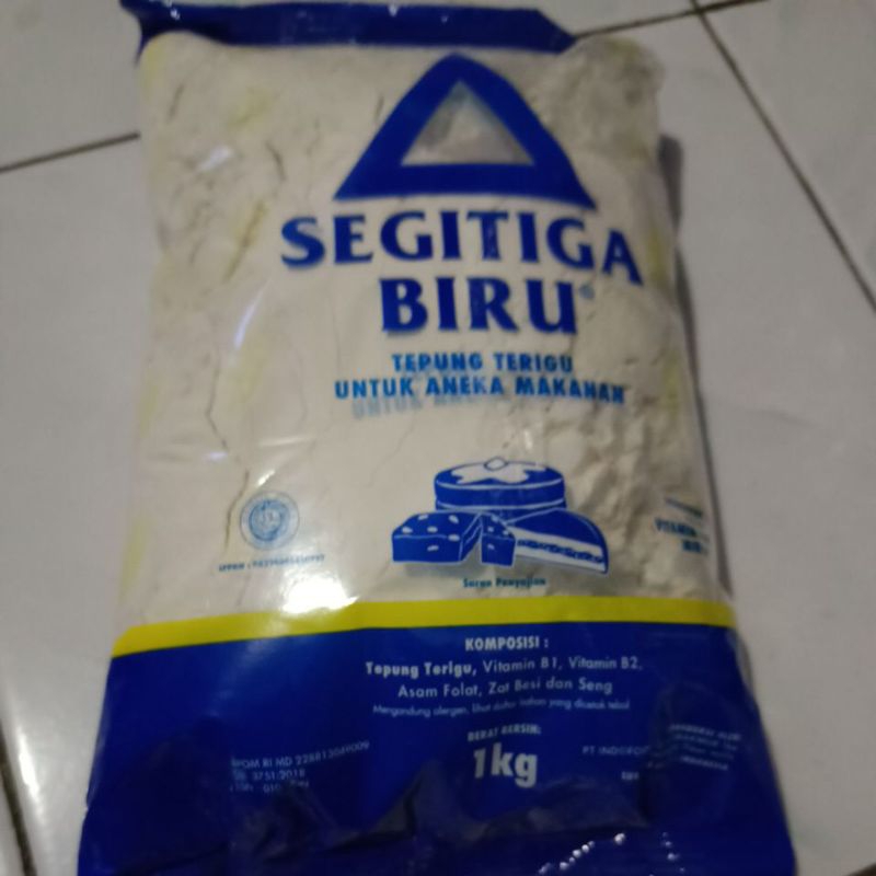 

Tepung Terigu segitiga Biru 1 kg