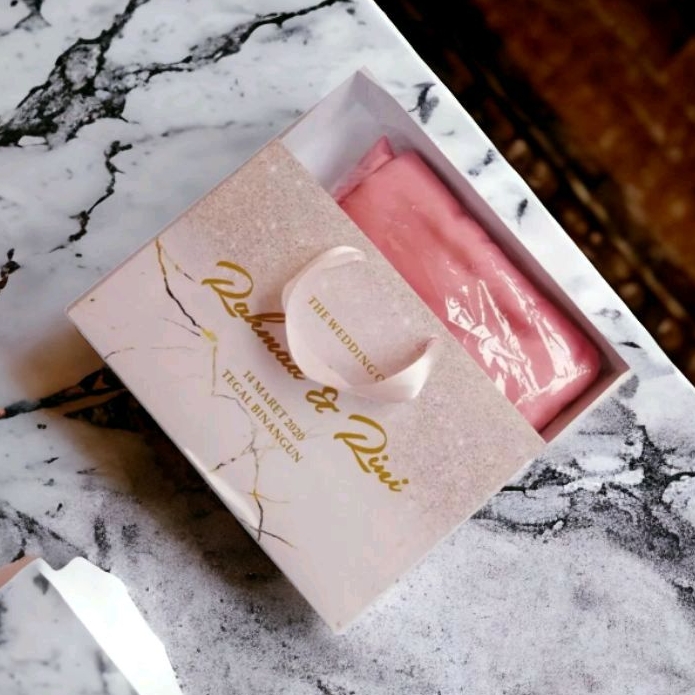 

SLIDING BAG Gift Bridesmaid Glossy | Size 30x22x8,5 cm | + Free Nama
