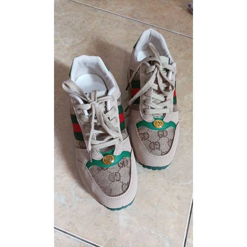 (PRELOVED) Sneaker gucci /Sepatu wanita