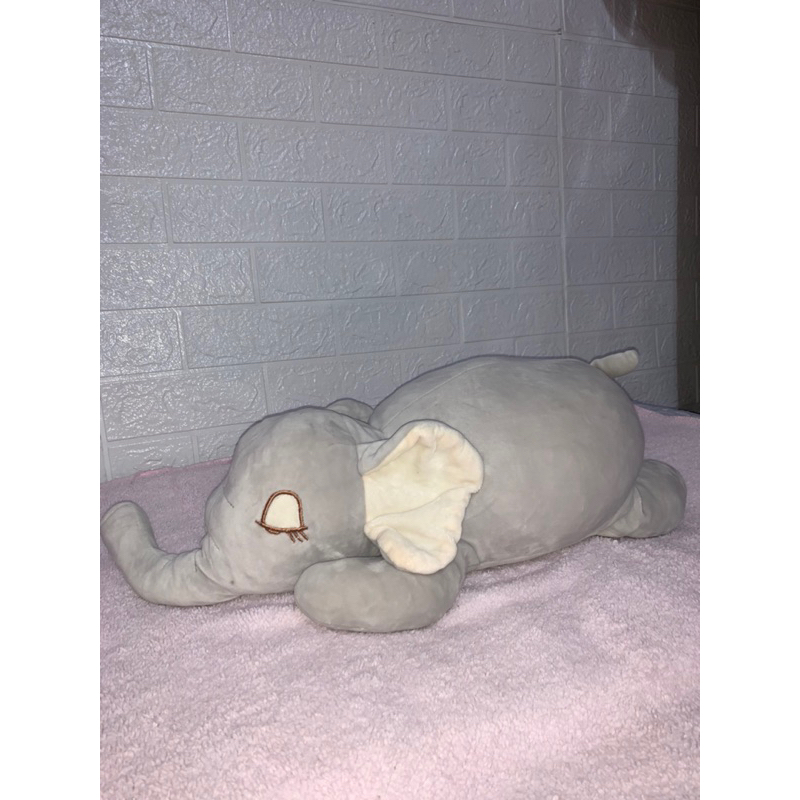 preloved boneka gajah bahan miniso