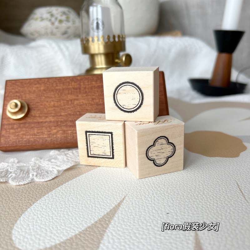 

Flora Small Vintage Frame Rubber Stamp