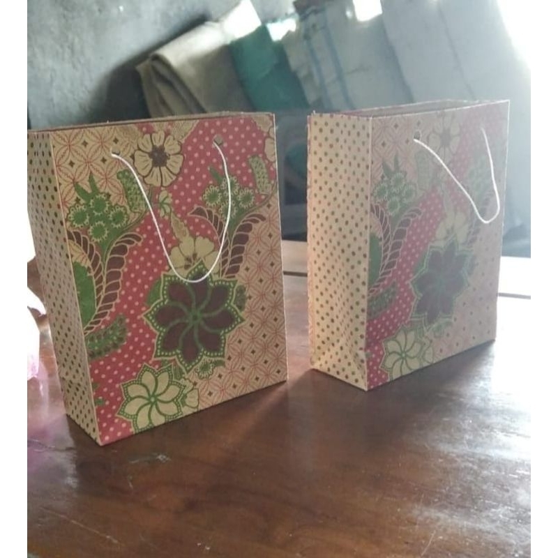 PAPER BAG BATIK TALI UKURAN 14x4x18