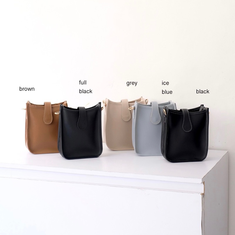 Eliza Sling bag (free dusbag)