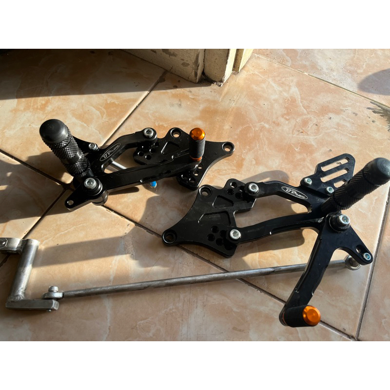 Footstep underbone