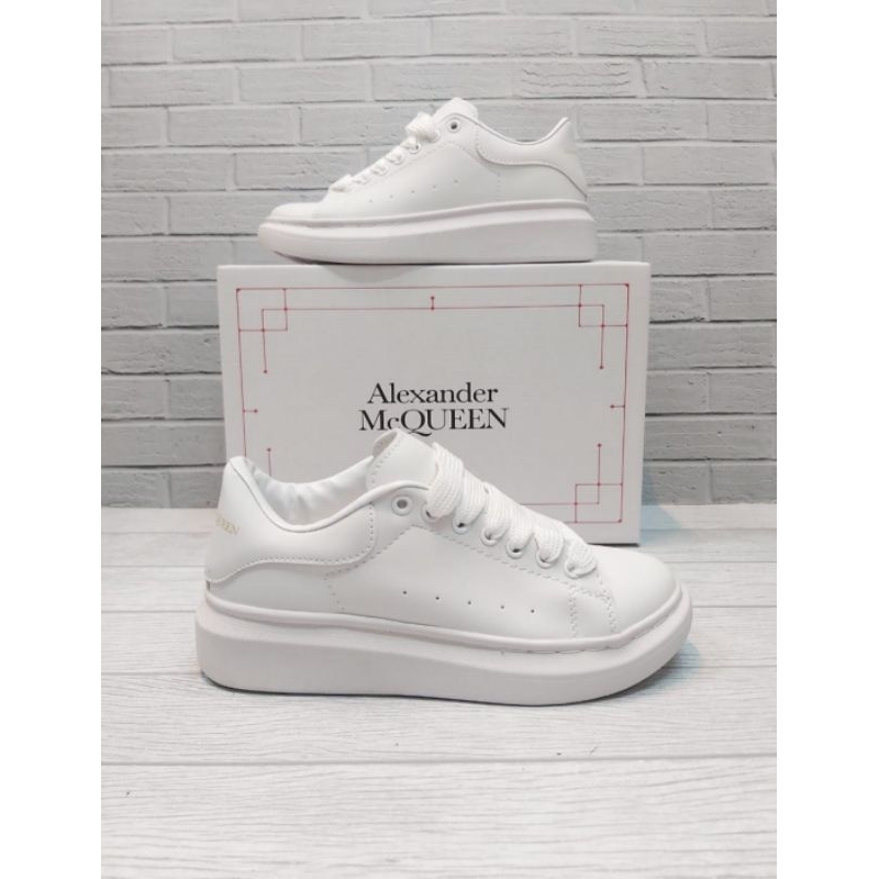Sepatu Sneaker Alexander McQueen Oversized Sneakers White/Black & White