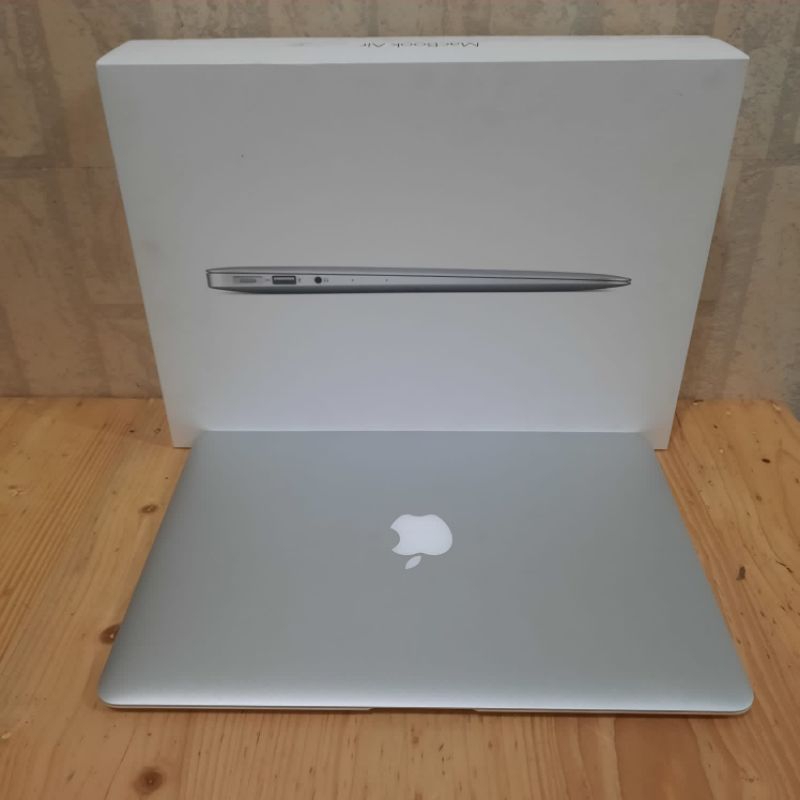 Macbook Air 13 inch 2017 intel Cor i5 FULLSET Ram 8GB SSD 128GB MULUS KEYBOARD BACKLIGHT SUPER SLIM