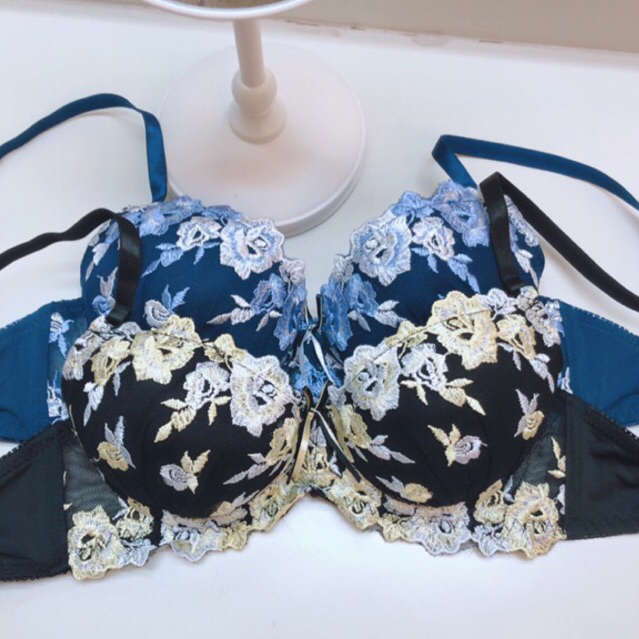 Bra (K-A4) Pakaian dalam wanita Penekan Lemak / berkawat / Busa Push Up /motif bunga