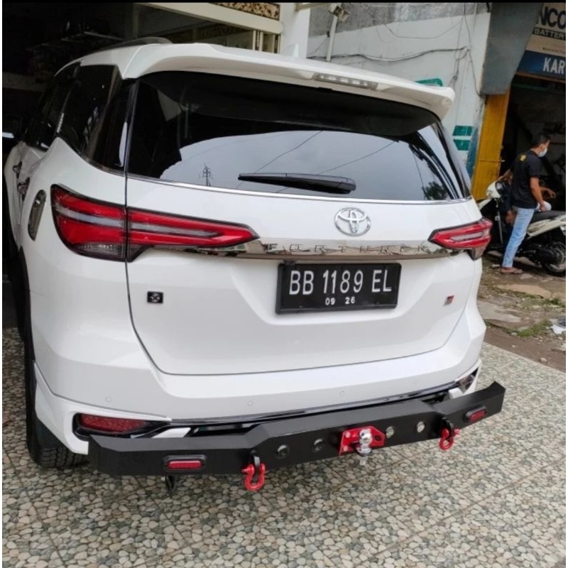 Towing Belakang Fortuner/Innova Rebon Model Rhinos+Lampu
