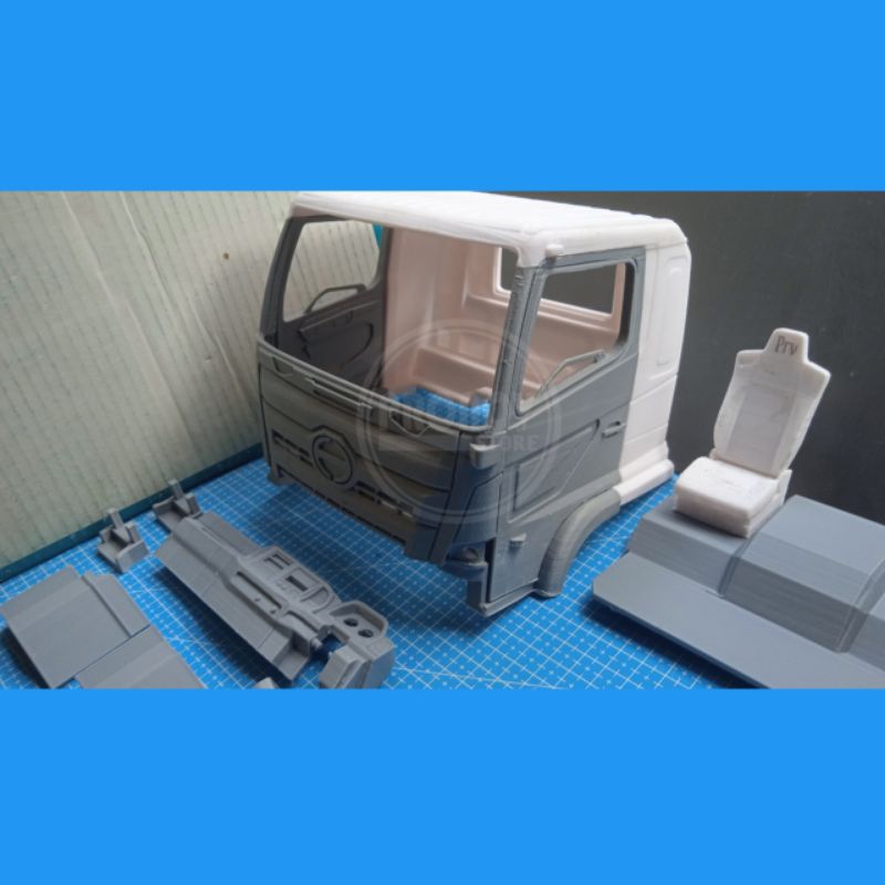 Kabin Truk Hino 500 1:14