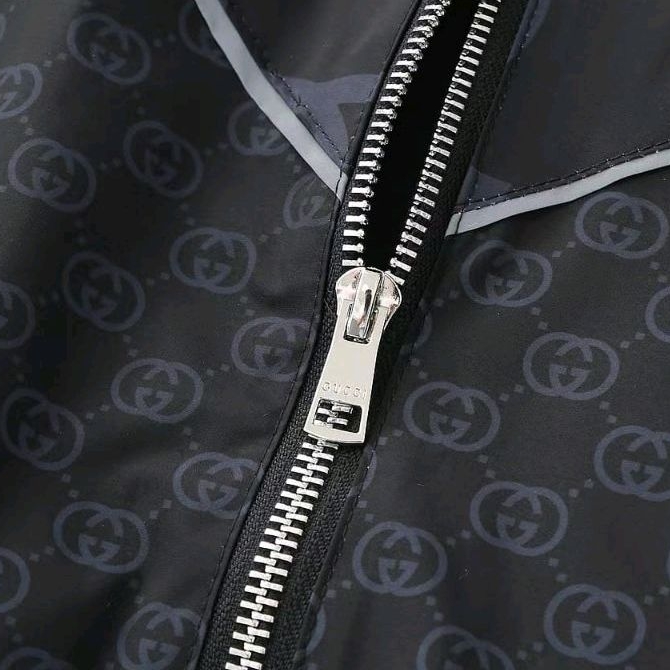 jaket cowok gc Jacket pria bomber hoodie parasut terbaru mirror p1shoes top