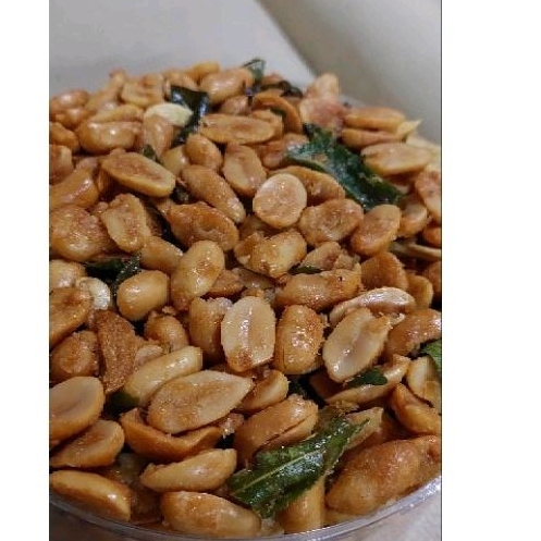 

KACANG GUMURIH Cemilan Khas Bandung✨