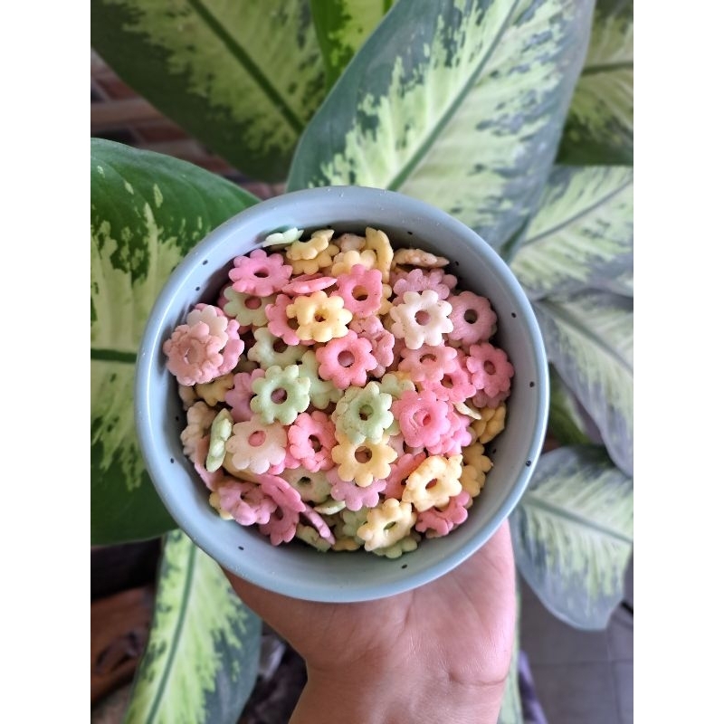 

SAKURA GURIH ASIN MANIS