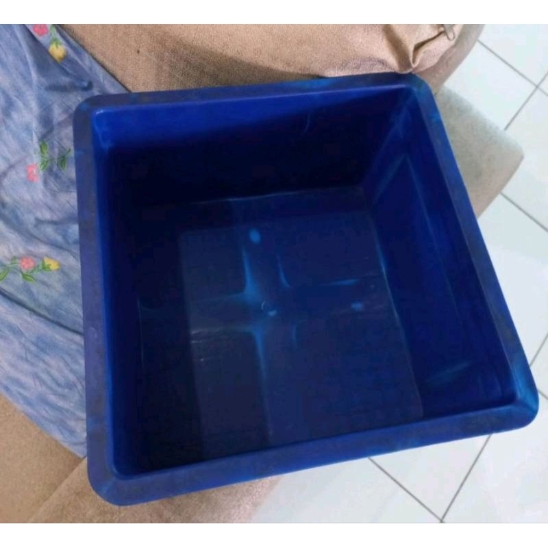 box plastik bekas bahan sangat tebal tidak mudah pecah ,merk RABBIT bahan tebal.