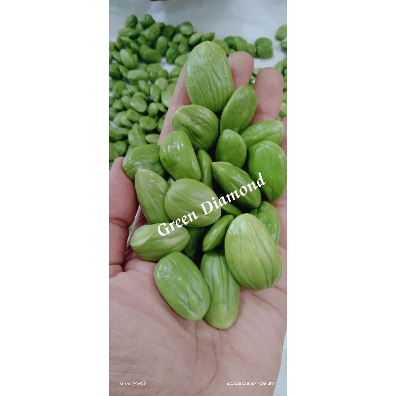 

Pete kupas bersih dari ulat