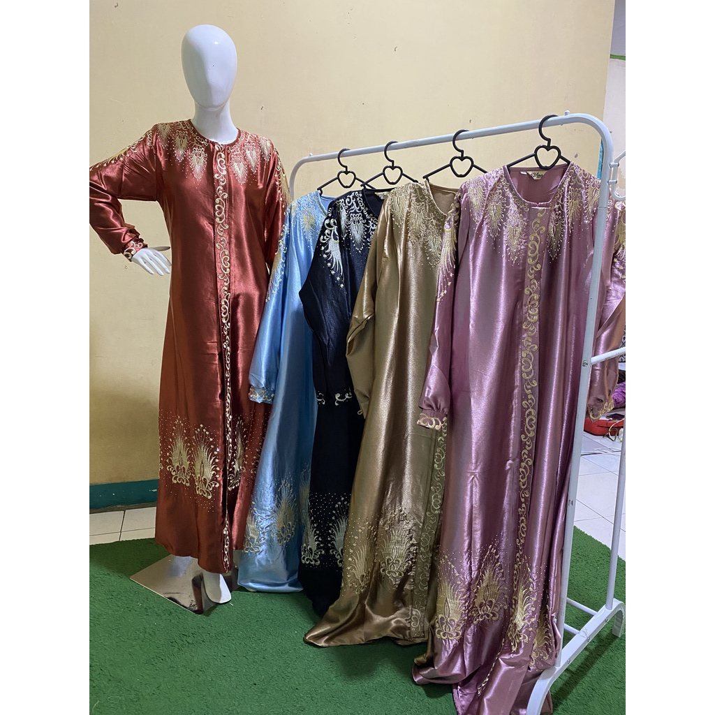 GAMIS TERBARU LEBARAN 2023 WANITA BAHAN SATIN KRISTAL MOTIF MERAK REAL PICT