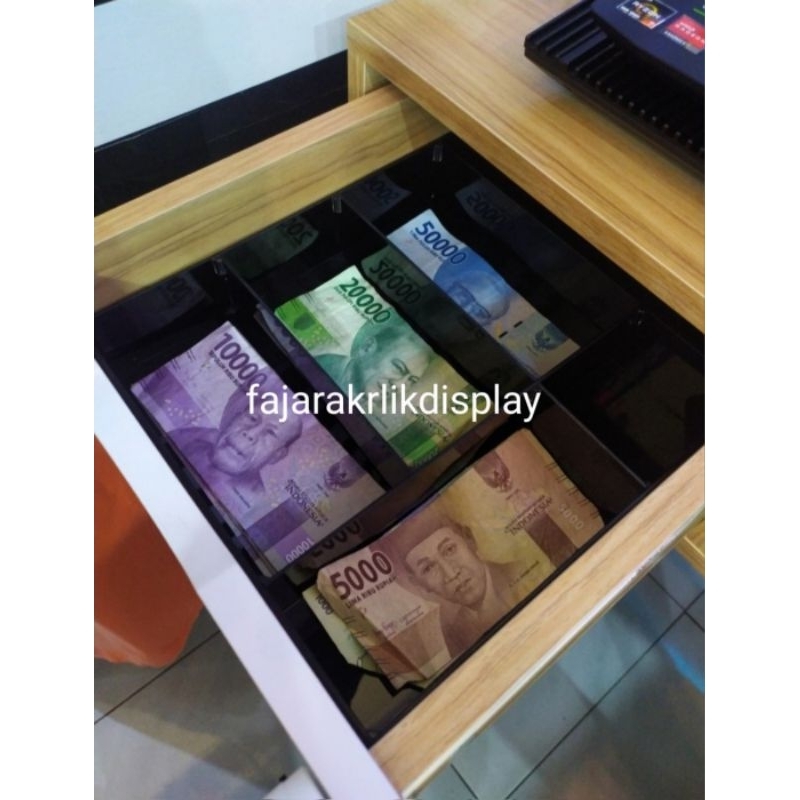 Tempat uang/laci uang kasir
