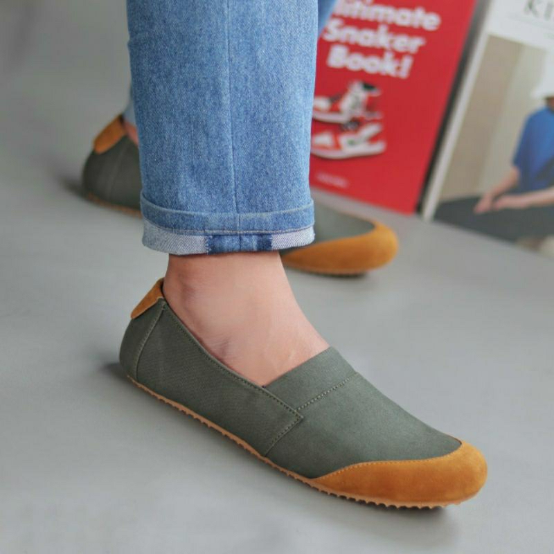 bungkusuku ken - Sepatu Casual Slip On Pria Canvas Twill Trendi