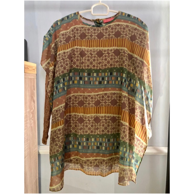 Preloved Jenar Top Ria Miranda size S