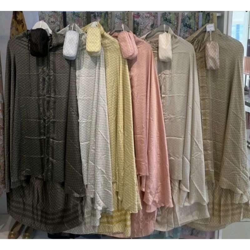 Buttonscarves The Tapis Series Prayer Robe