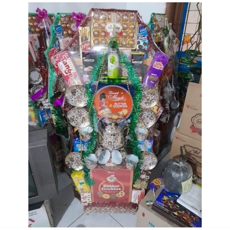 

Parcel Snack Mix Teaset Parcel Lebaran